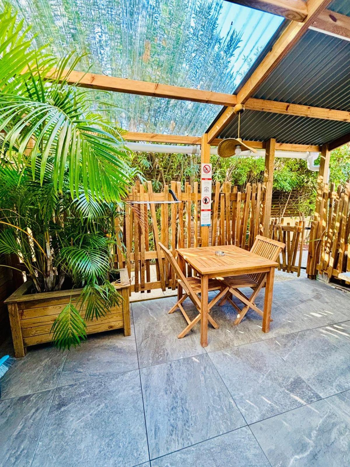 סן-ז'יל-לה-באן Hotel Coco Island מראה חיצוני תמונה